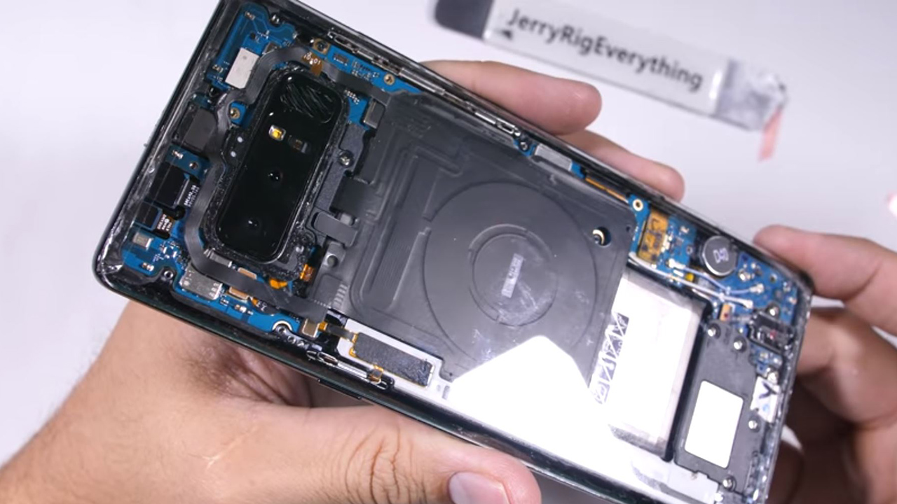 Il nuovo Samsung Galaxy Note 8 a ''nudo'' nella versione trasparente di JerryRigEverything