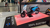 EICMA, la mobilit&agrave; elettrica &egrave; protagonista allo stand Piaggio: ecco One, Vespa e monopattini Aprilia