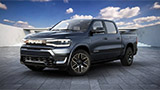 RAM presenta la versione di serie del suo pick-up elettrico. C'è anche uno strano spot