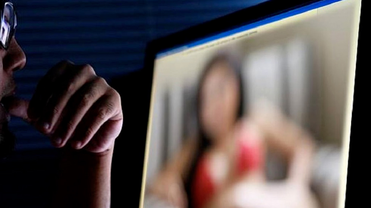 Trump firma una legge contro deepfake e revenge porn: piattaforme obbligate a rimuovere contenuti entro 48 ore