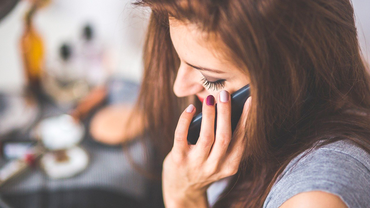 Operatori virtuali in Italia, sono davvero veloci quanto quelli tradizionali? Lo studio
