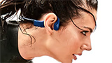 Shokz OpenSwim: auricolari a conduzione ossea per ascoltare musica mentre si nuota