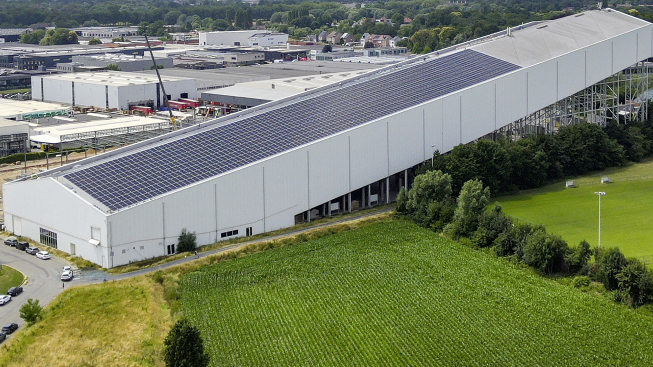  La-pista-da-sci-indoor-che-ora-ricoperta-da-1-500-pannelli-fotovoltaici