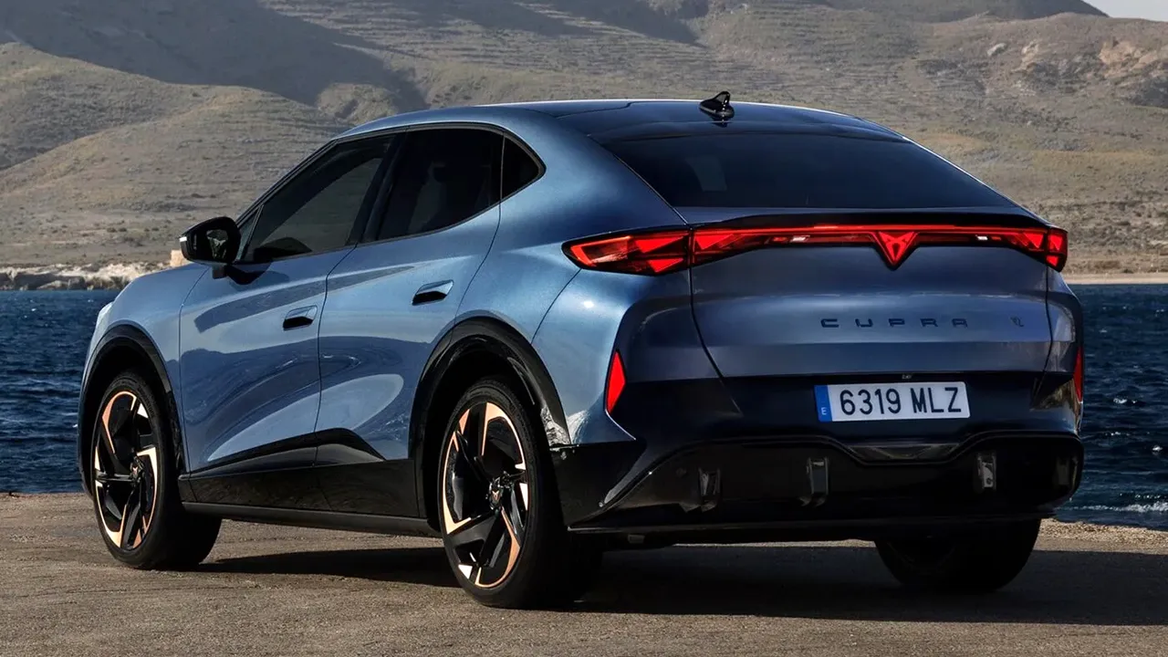 Cina e UE riaprono le trattative per annullare i dazi grazie... alla Cupra Tavascan