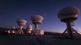 I telescopi BlackGEM di ESO iniziano la ricerca delle sorgenti di onde gravitazionali