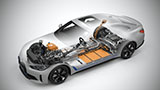 BMW aumenta la produzione di batterie per i suoi modelli elettrificati: a Lipsia parte la seconda linea