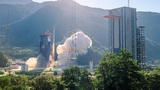 La Cina sperimenta il rientro controllato dei fairing di un razzo attraverso paracadute
