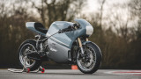 La moto elettrica Energica Eva preparata da deBolex: linee classiche insieme alla tecnologia del futuro