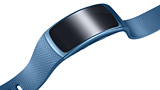 Samsung presenta la smart band Gear Fit 2 e le cuffie Gear IconX