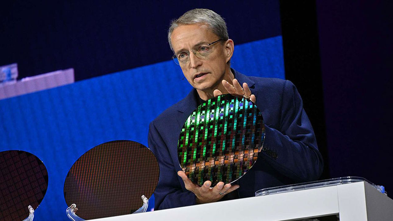 Intel prova a recuperare terreno su TSMC e Samsung: ricevuto il primo macchinario per la produzione a 2 nm