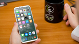 Gli analisti di UBS consigliano: ''Comprate le azioni Apple prima della presentazione di iPhone 8''