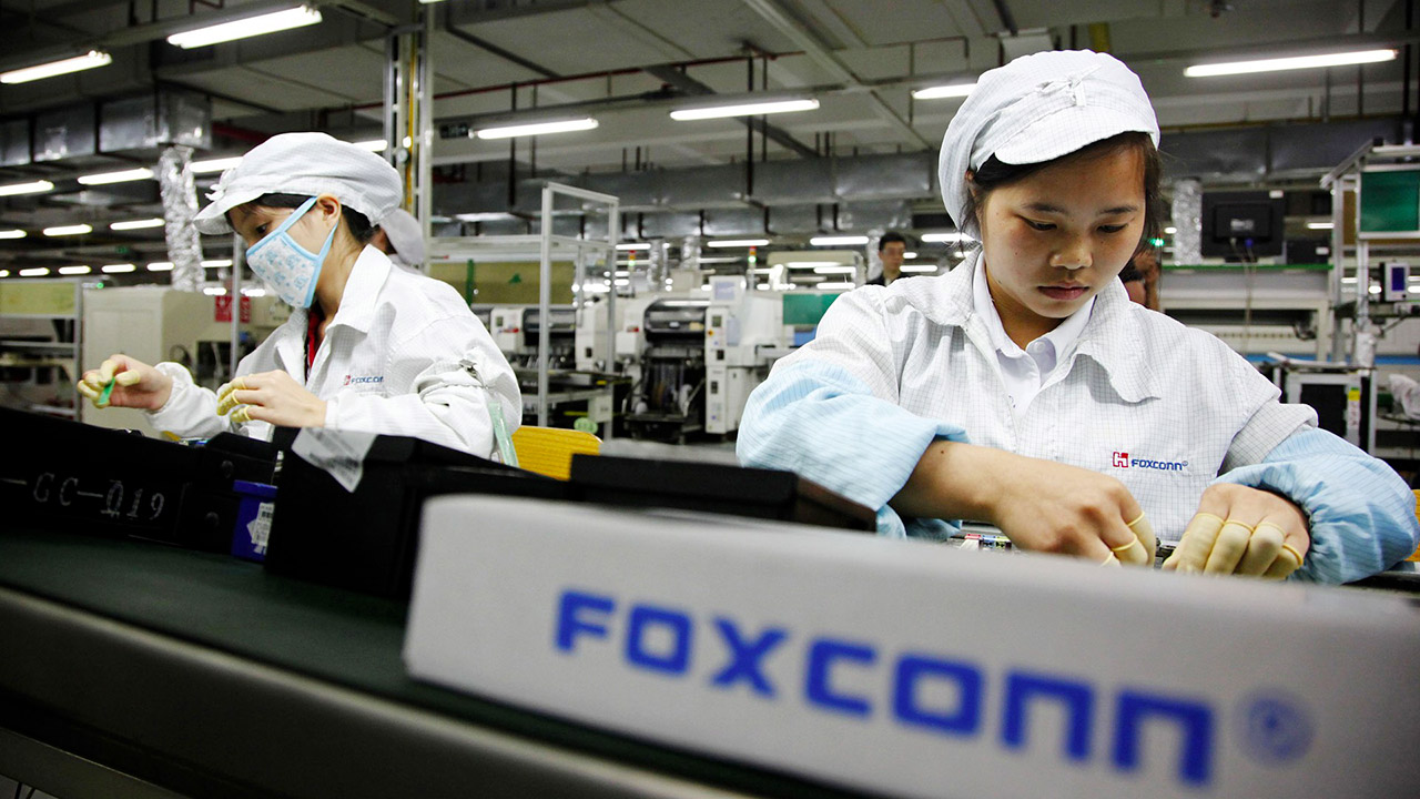 Rivolte e scontri nella mega fabbrica Foxconn che produce gli iPhone