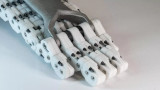 L'Istituto Italiano di Tecnologia ha mostrato il piede artificiale SoftFoot Pro: per robot e umani