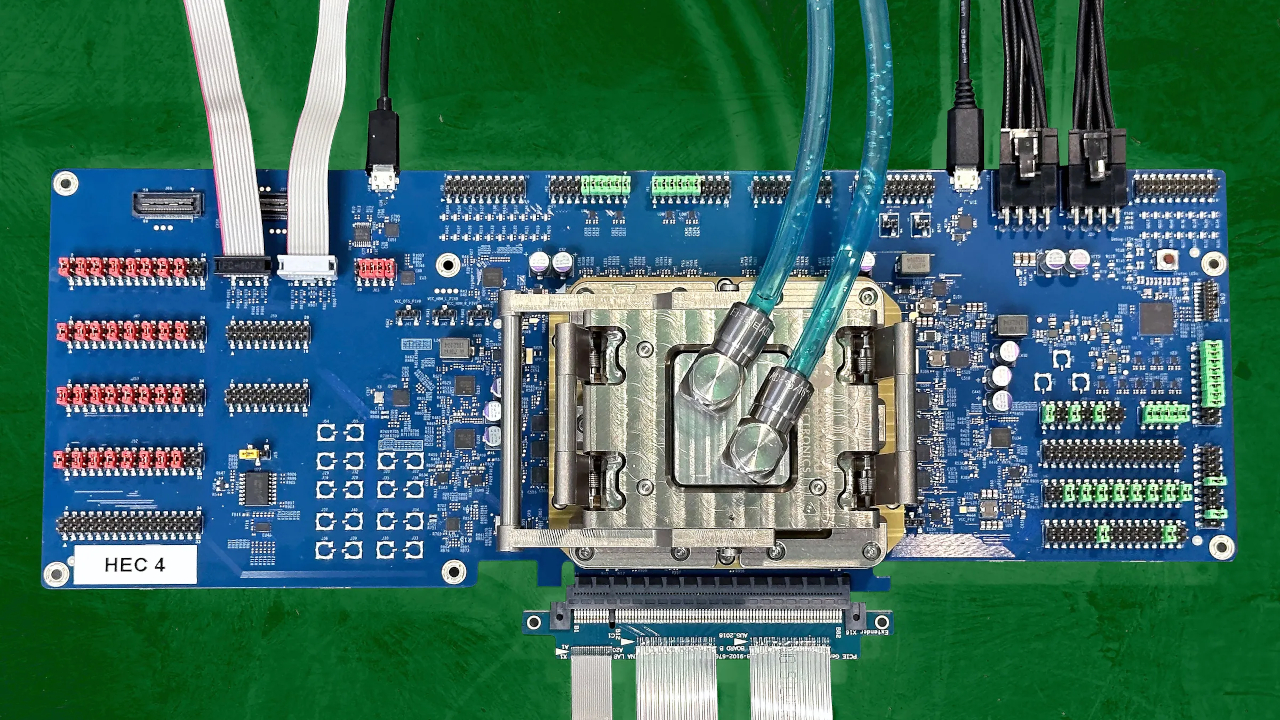 Intel ha creato Heracles, un chip che calcola su dati cifrati 5.000 volte più velocemente