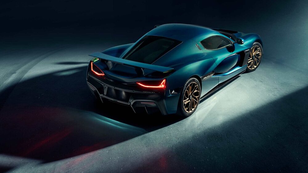 Rimac Nevera fa bella mostra di sé lungo le strade di Monaco 