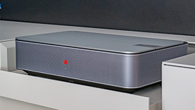 Leica Cine 1: proiettore 4K UST per il cinema a casa. Primo contatto