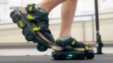 Moonwalkers, le scarpe robotiche con cui cammini a ritmo di corsa