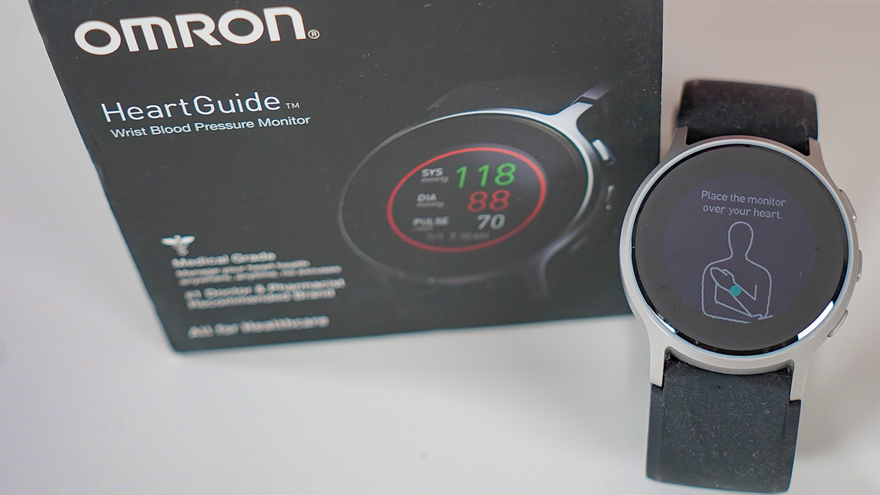 Omron HearthGuide: lo smartwatch che prova la pressione