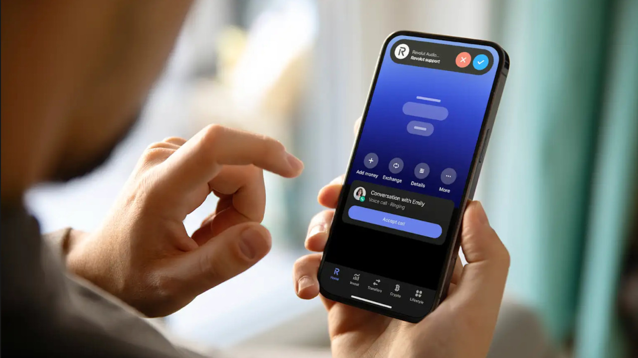 Revolut lancia le chiamate in-app: ecco come aiuteranno a evitare le truffe telefoniche