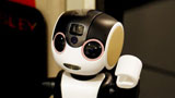 Sharp RoboHon: il robot smartphone diventa realtà, costa oltre 1600€