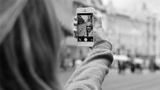 Mumbai, selfie vietati in 16 aree per prevenire incidenti letali