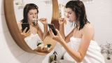 Smartphone: dove lo usano gli italiani? A tavola, a letto e... in bagno!
