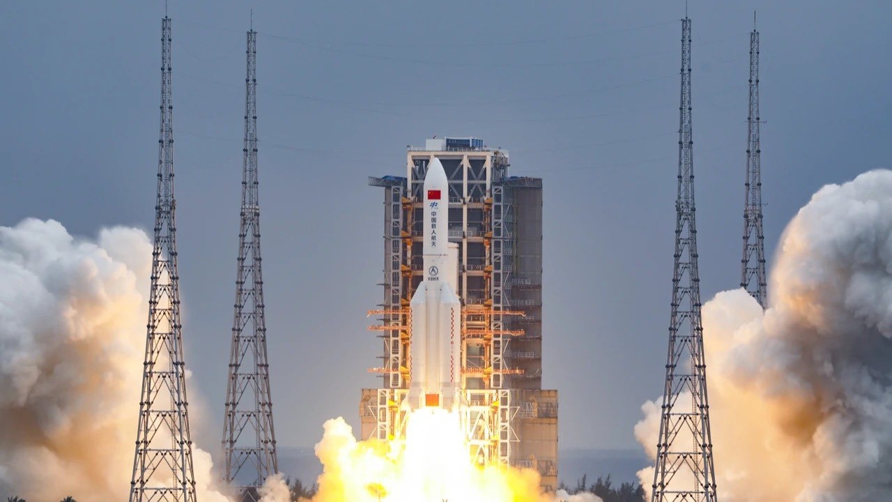 China seeks to improve management of commercial space launches