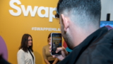 Swappie apre a Milano il primo pop-up store dove puoi comprare o vendere il tuo iPhone