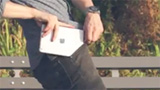 Jeans con tasche più larghe: i marchi di moda rispondono così ad iPhone 6 Plus