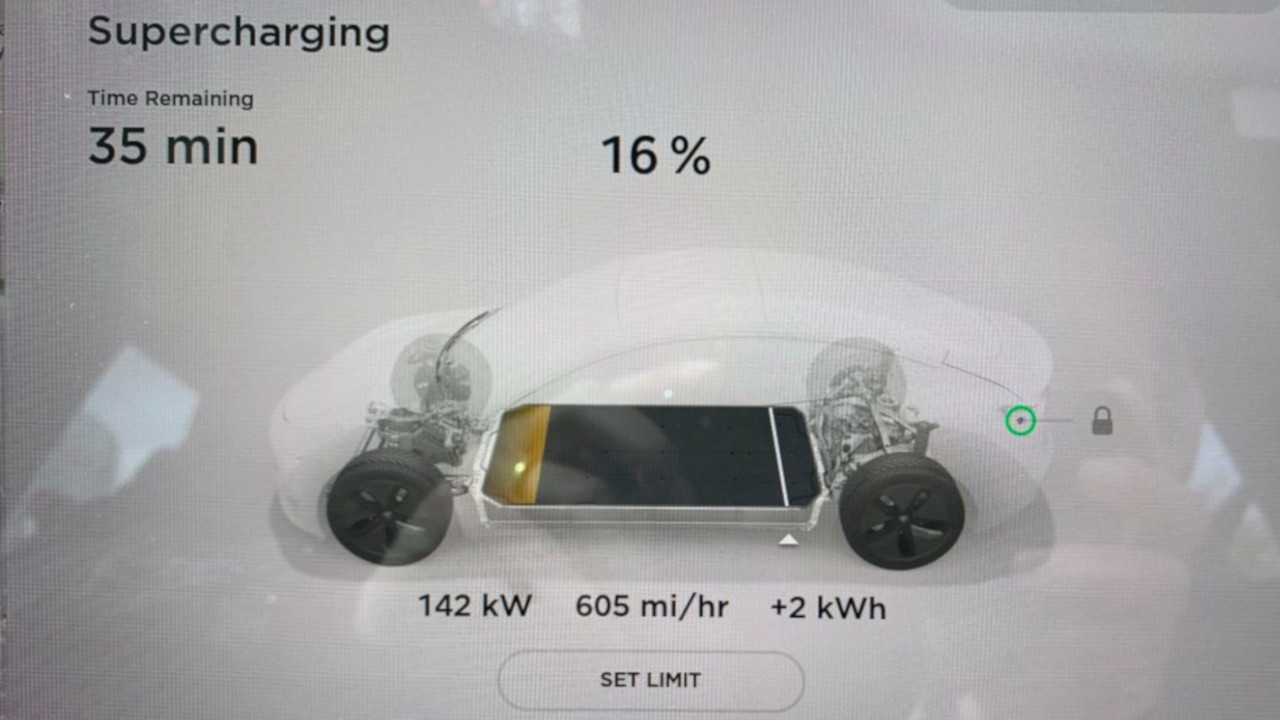 Novità per le colonnine Tesla Supercharger V2 esistenti: fino 145 kW di potenza disponibile