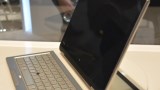 Il primo notebook 5 in 1 è di Toshiba: preview in video