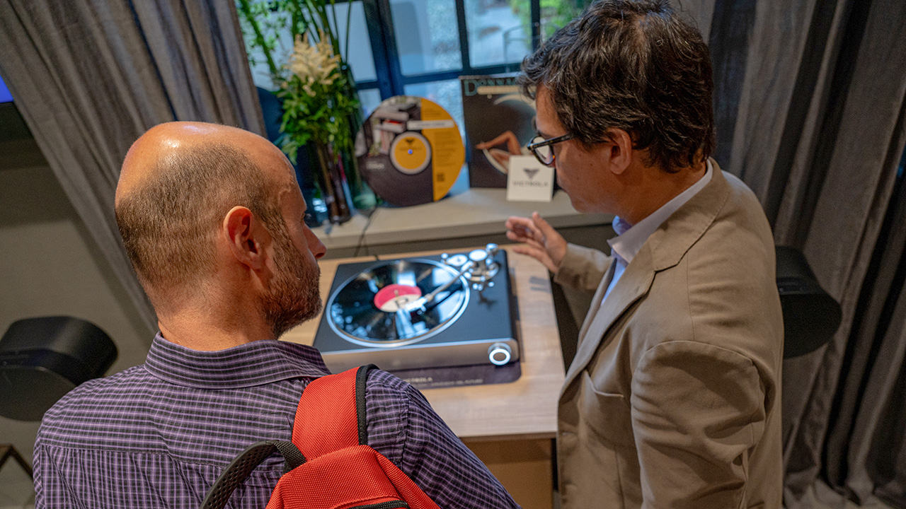 Victrola arriva in Italia con i suoi gir …