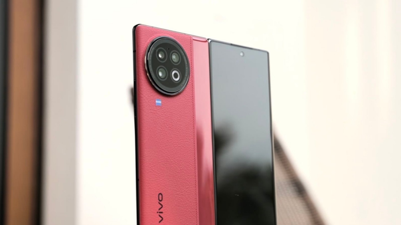 vivo X Fold2 agli sgoccioli: ecco le specifiche! Confermati Snap 8 Gen 2 e ricarica da 120W