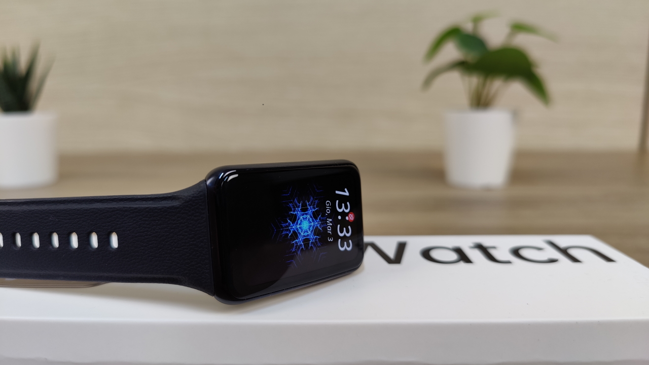 OPPO Watch Free: il perfetto compromesso tra smartwatch e smartband. La recensione