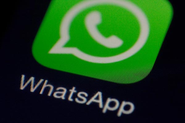 200418_WhatsAppFrance.jpg