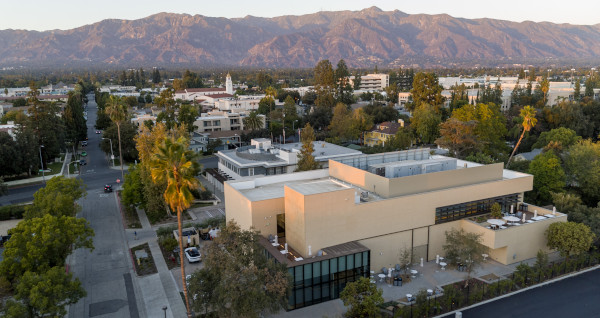 Amazon Center for Quantum Computing