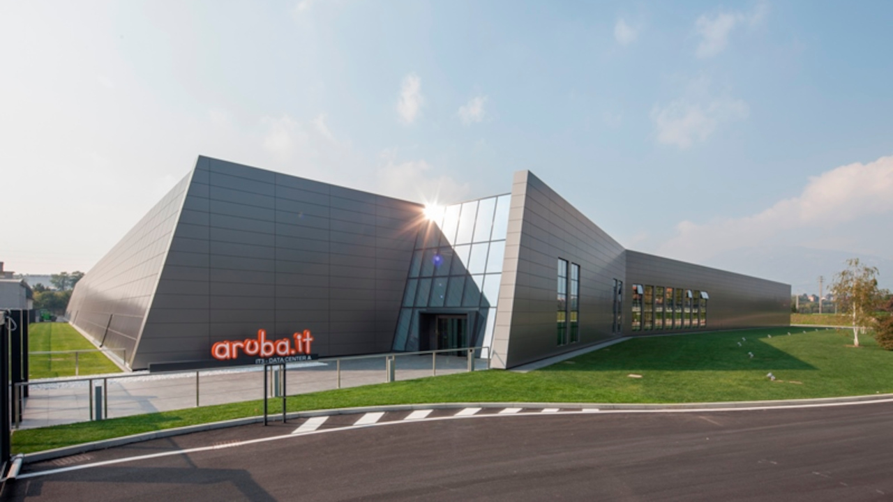 Aruba_server_720