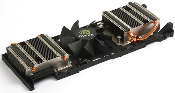GeForce_GTX_295_single-PCB_10.jpg (51733 bytes)