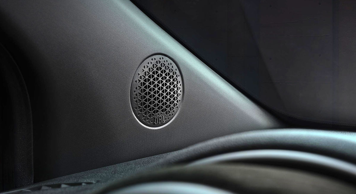Abarth 500e JBL