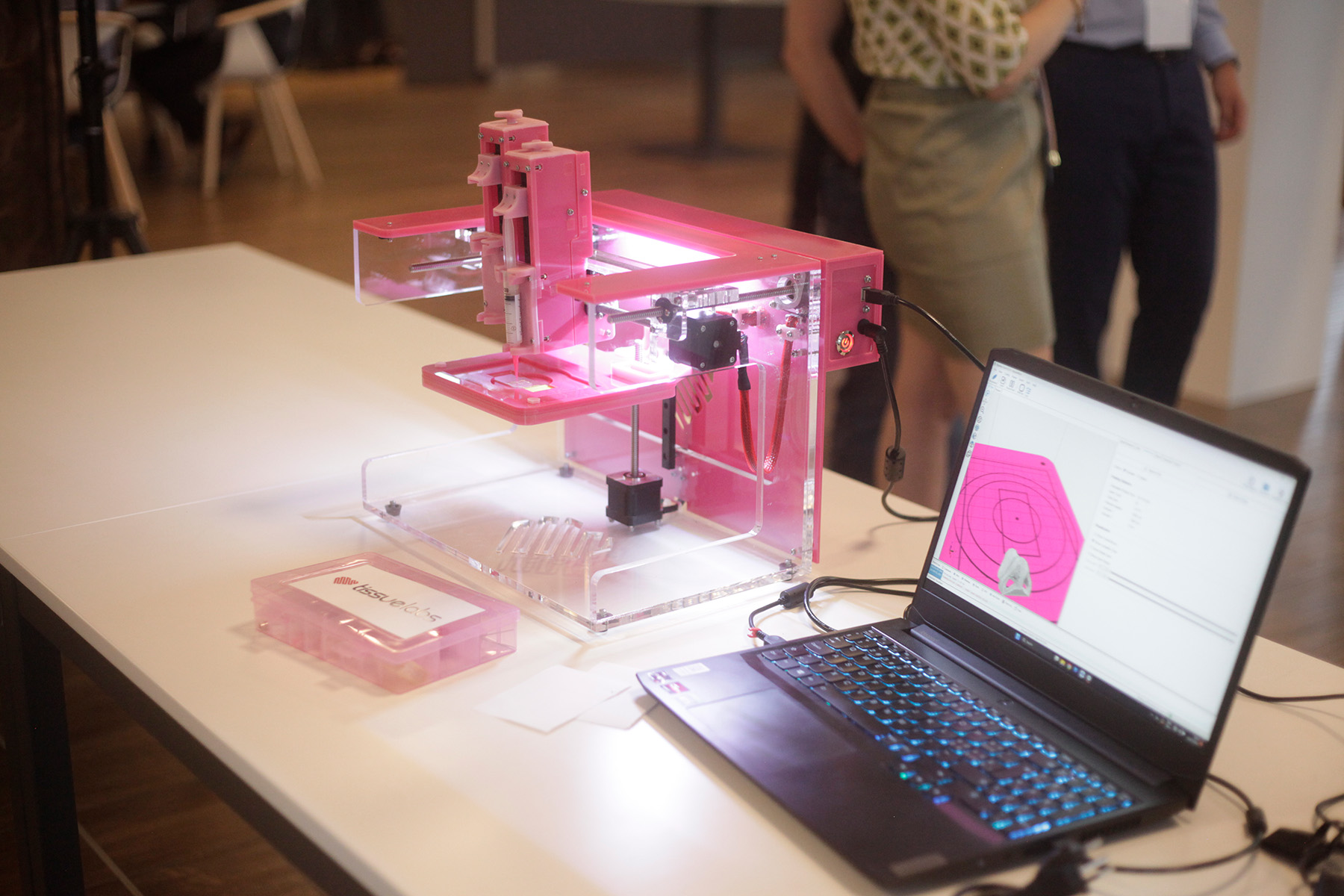a stampante 3D usata da TissueLabs, startup biotecnologica focalizzata sulla creazione di organi e tessuti in laboratori
