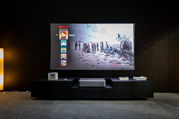 ISE 2024 Leica Cine 1: proiettore Laser RGB UST al posto della TV di grande formato