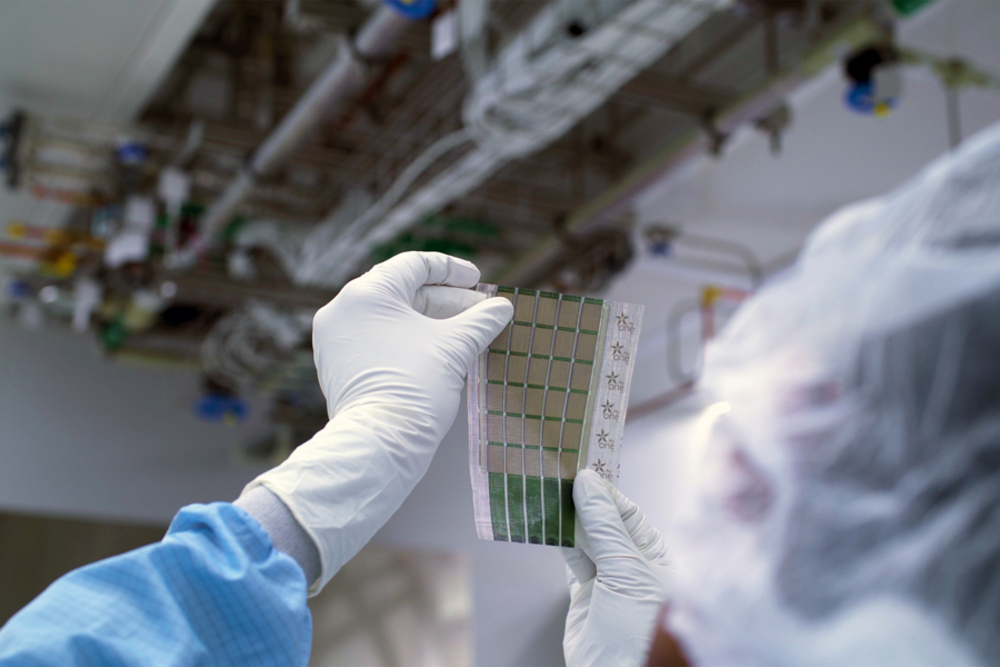 MIT solar cell
