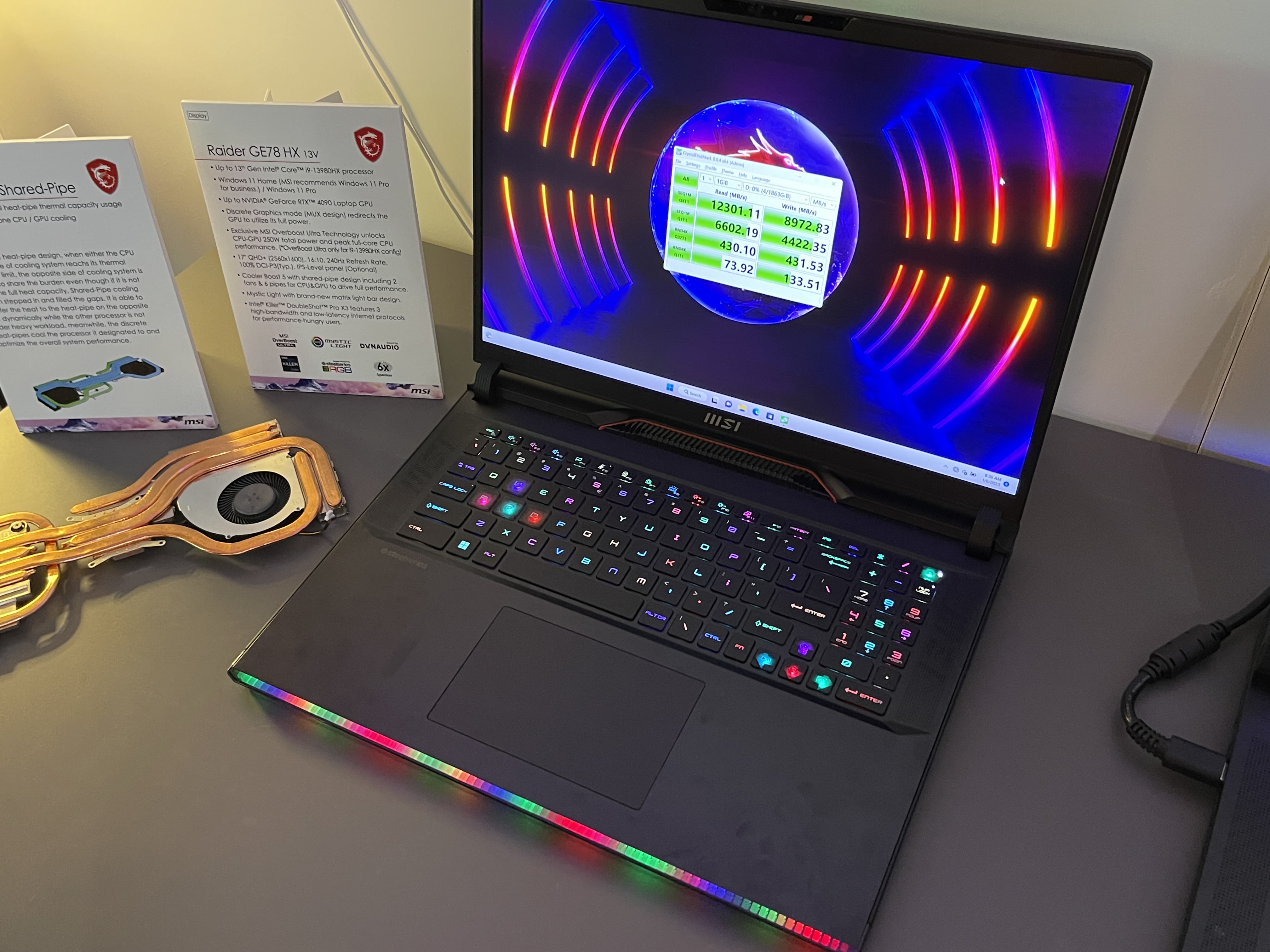 MSI Raider GE78 HX e Titan GT77 HX con GeForce RTX 4090 laptop