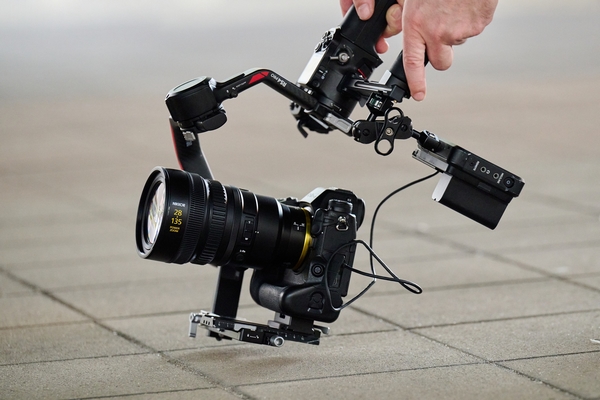 nikon
