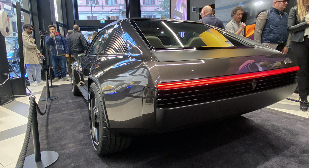 Renault R17 Ora Ito