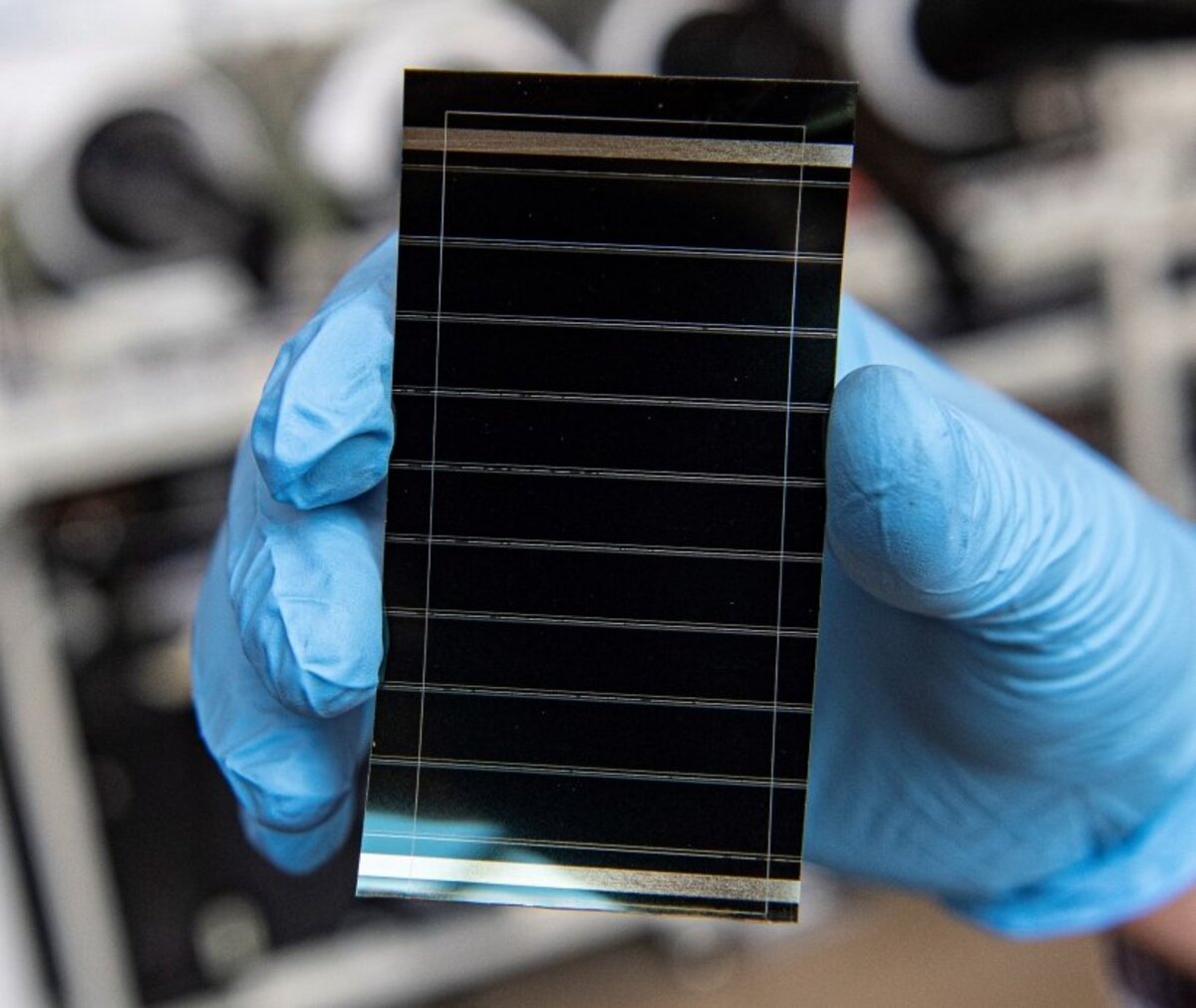 Cella solare perovskite senza piombo