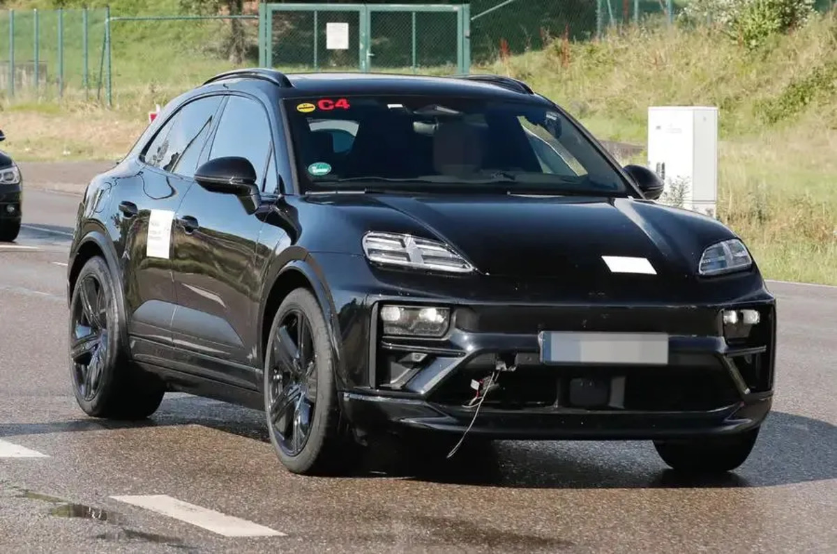 Porsche Macan EV 2024