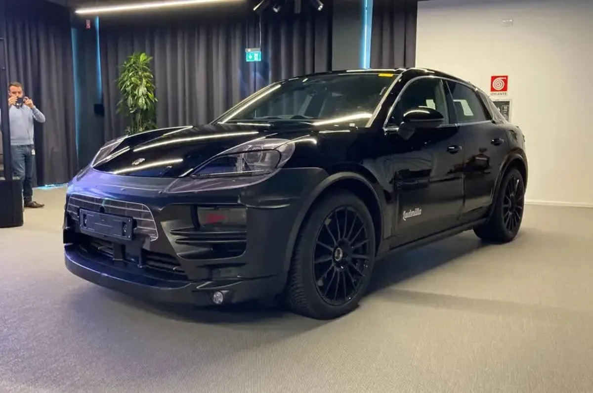 Porsche Macan EV 2024