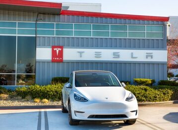 Tesla Quartier Generale AI