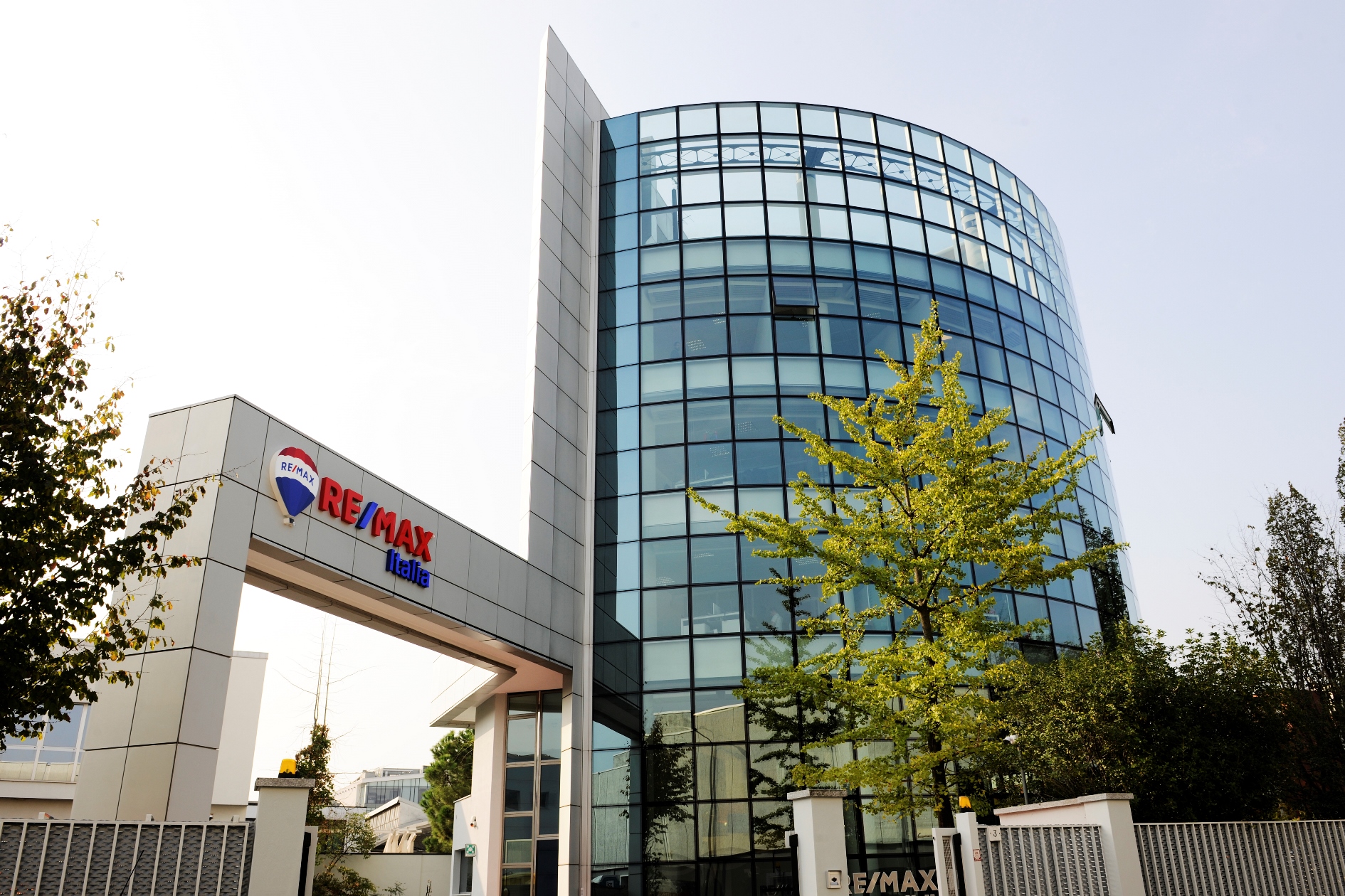 REMAX
